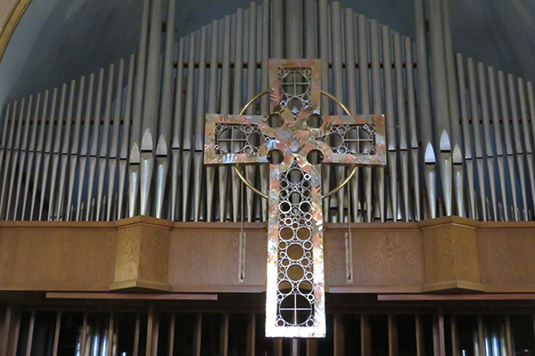 home cross and organ home cross and organ